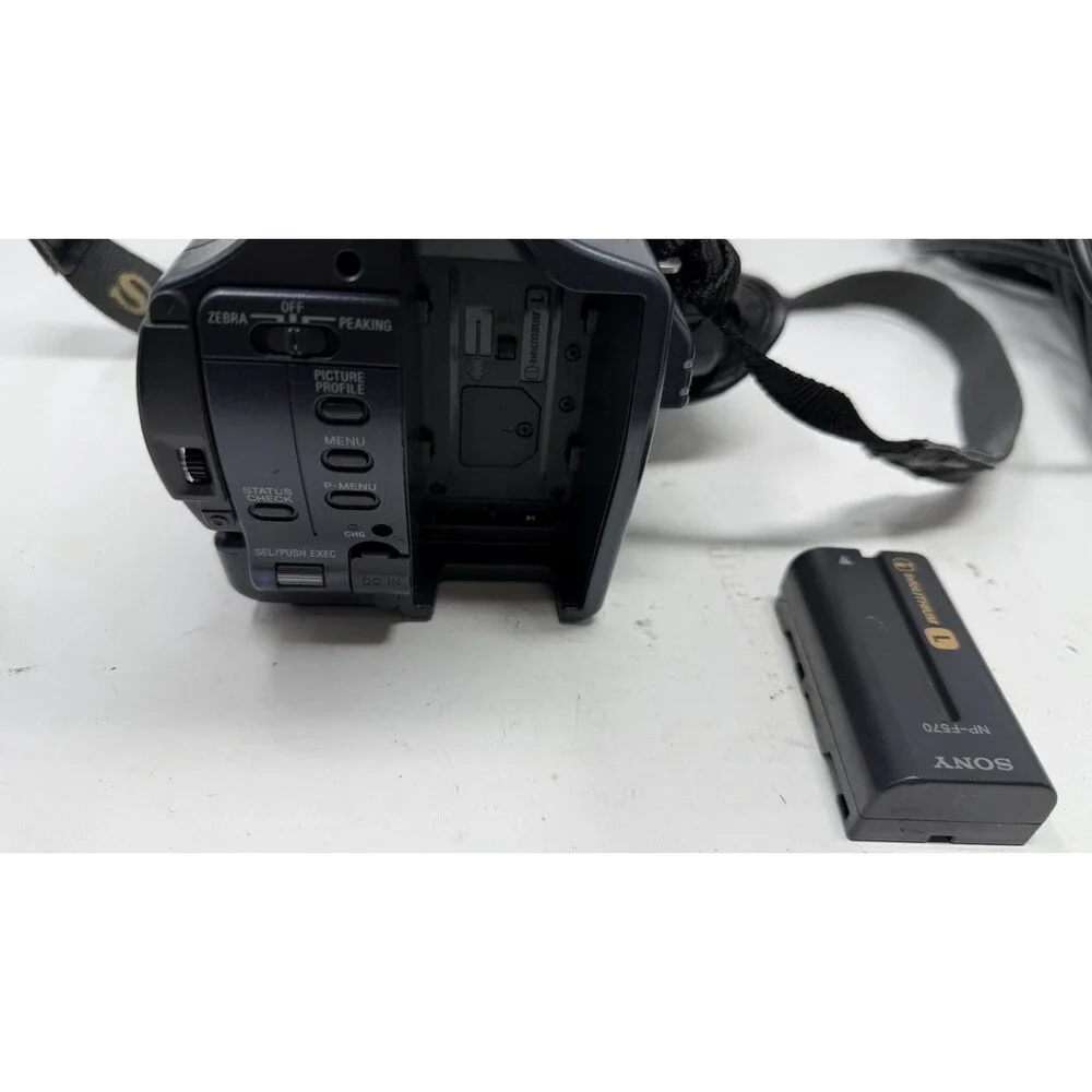 Sony HDR-FX1 HDV 1080i 3CCD Camcorder For Parts & Repair READ